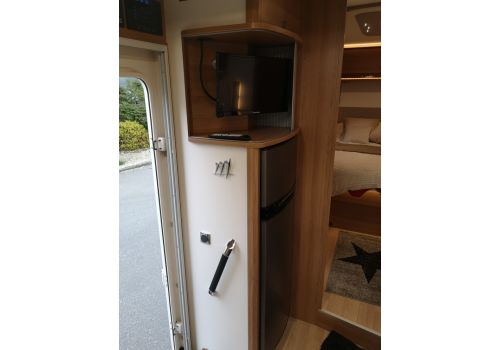 Low Profile Motorhome RAPIDO 696 F 2020 en Sale Occasion
