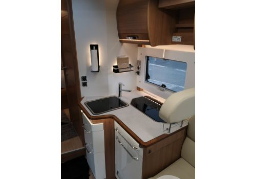 Low Profile Motorhome RAPIDO 696 F 2020 en Sale Occasion