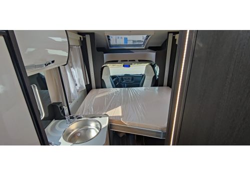Low Profile Motorhome ROLLER TEAM Kronos 230 TL en Sale Occasion