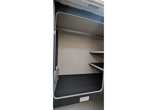 Low Profile Motorhome ROLLER TEAM Kronos 230 TL en Sale Occasion