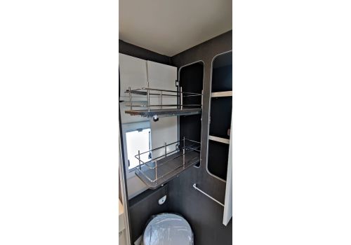 Low Profile Motorhome ROLLER TEAM Kronos 230 TL en Sale Occasion
