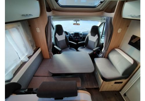 Low Profile Motorhome SUNLIGHT T69L en Rent