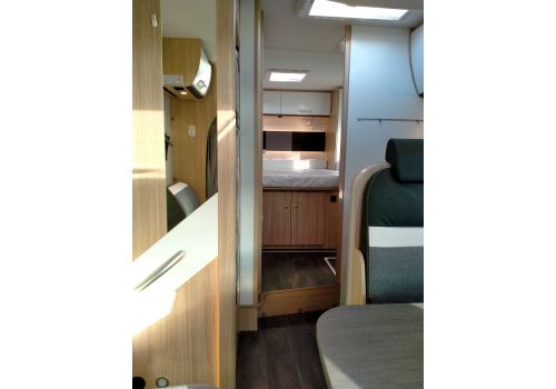 Low Profile Motorhome SUNLIGHT T69L en Rent