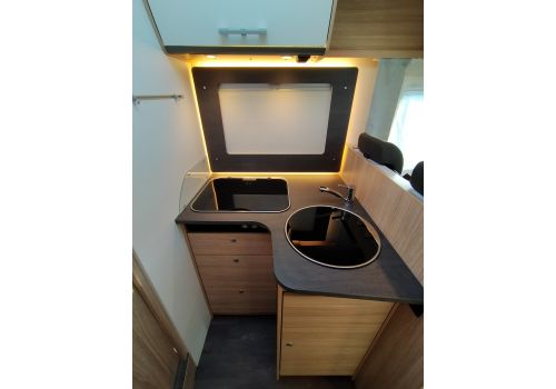 Low Profile Motorhome SUNLIGHT T69L en Rent