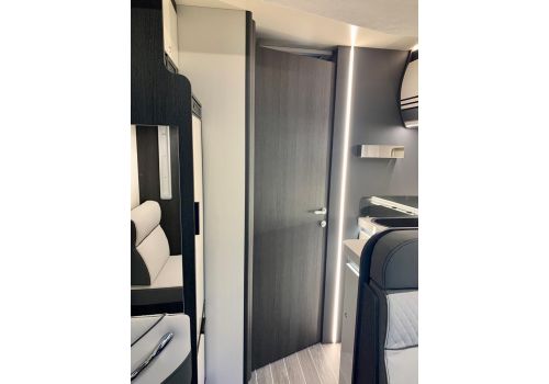 Low Profile Motorhome ROLLER TEAM Kronos 284 TL en Sale Occasion