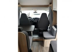 Low Profile Motorhome SUNLIGHT V 60 in Sale Occasion