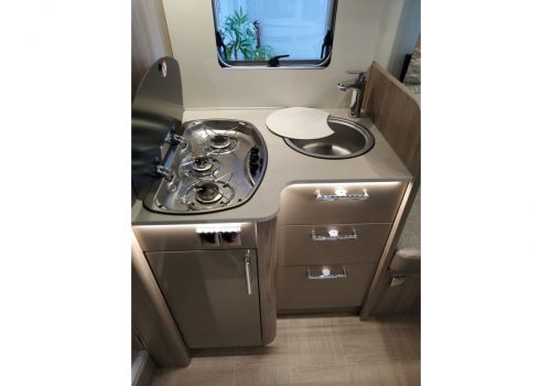 Low Profile Motorhome LMC Element T 758 G en Sale Occasion