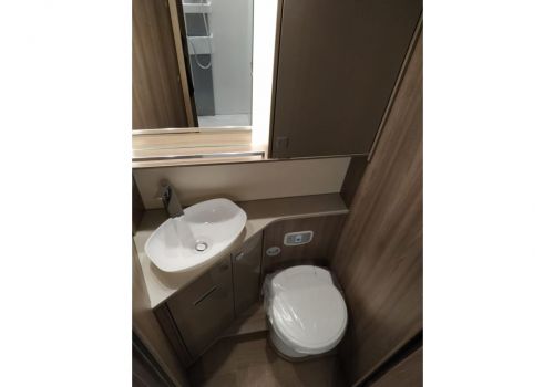 Low Profile Motorhome LMC Element T 758 G en Sale Occasion