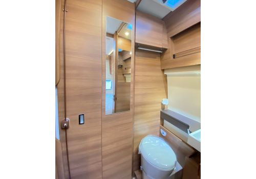 Camper Van RAPIDO V65 XL Modelo 2022 en Sale Occasion