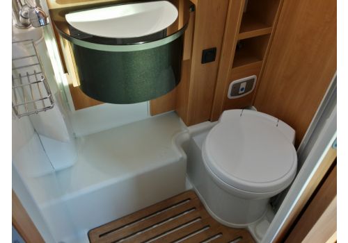 Low Profile Motorhome DETHLEFFS Globebus T-11 en Sale Occasion