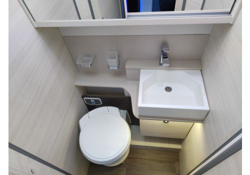 Low Profile Motorhome CHALLENGER Mageo Premium 348 en Sale Occasion