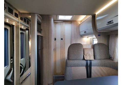 Low Profile Motorhome LAIKA Ecovip 390 en Sale Occasion