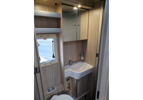 Low Profile Motorhome LAIKA Ecovip 390 en Sale Occasion