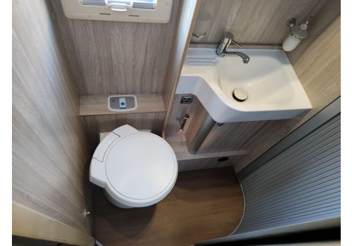Low Profile Motorhome LAIKA Ecovip 390 en Sale Occasion