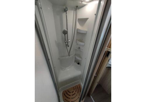 Low Profile Motorhome LAIKA Ecovip 390 en Sale Occasion
