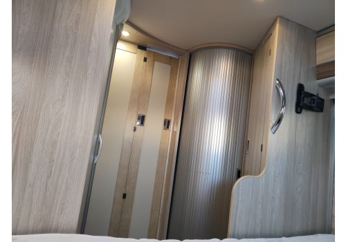 Low Profile Motorhome LAIKA Ecovip 390 en Sale Occasion