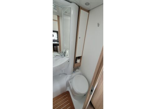 Low Profile Motorhome SUNLIGHT T 60 en Rent