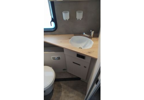 Low Profile Motorhome DETHLEFFS Trend T7057 DBM Modelo 2022 en Sale Occasion