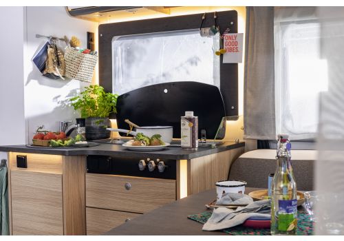 Low Profile Motorhome SUNLIGHT T 69 LC Modelo 2022 en Sale Occasion