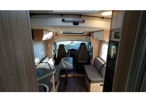 Low Profile Motorhome SUNLIGHT T 69 LC Modelo 2022 en Sale Occasion