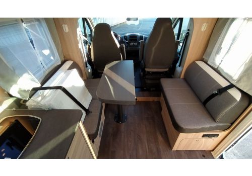 Low Profile Motorhome SUNLIGHT T 69 LC Modelo 2022 en Sale Occasion