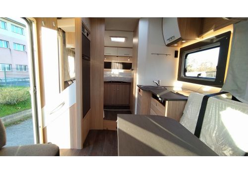 Low Profile Motorhome SUNLIGHT T 69 LC Modelo 2022 en Sale Occasion