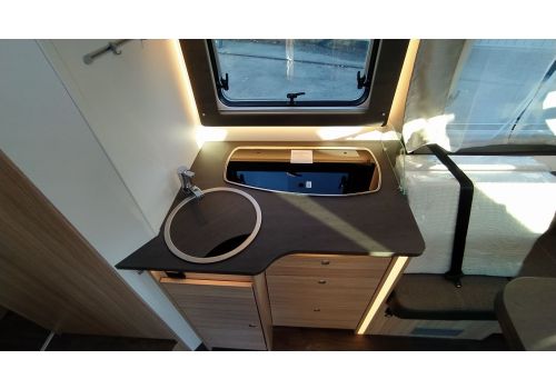 Low Profile Motorhome SUNLIGHT T 69 LC Modelo 2022 en Sale Occasion
