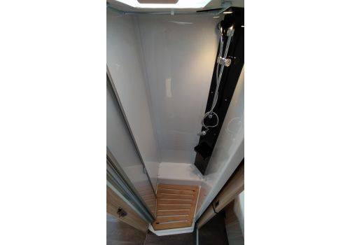 Low Profile Motorhome SUNLIGHT T 69 LC Modelo 2022 en Sale Occasion