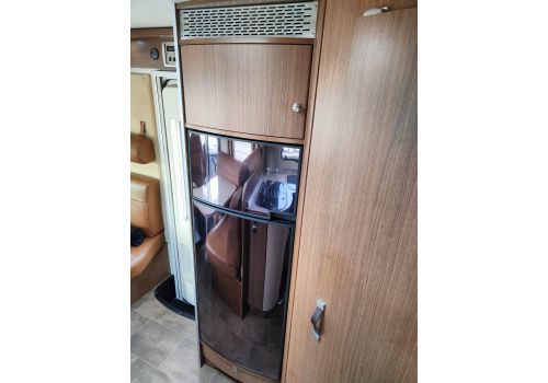 Integral Motorhome BURSTNER AVIANO I 727 en Sale Occasion