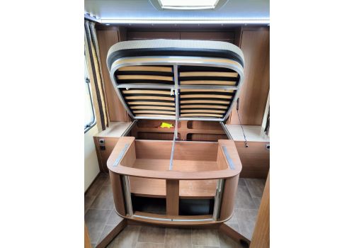 Integral Motorhome BURSTNER AVIANO I 727 en Sale Occasion