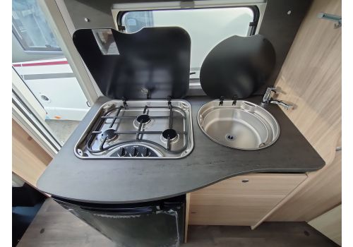 Low Profile Motorhome SUNLIGHT T58 Modelo 2022 en Sale Occasion