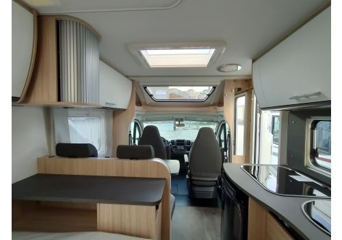 Low Profile Motorhome SUNLIGHT T58 Modelo 2022 en Sale Occasion