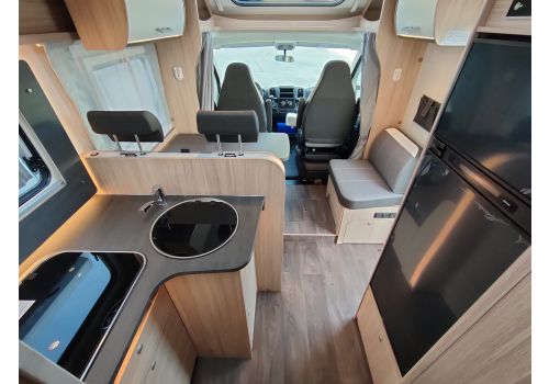 Low Profile Motorhome SUNLIGHT T65 en Sale Occasion
