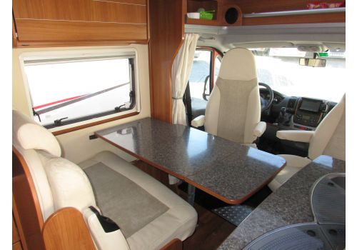 Low Profile Motorhome DETHLEFFS Globe 4 en Sale Occasion