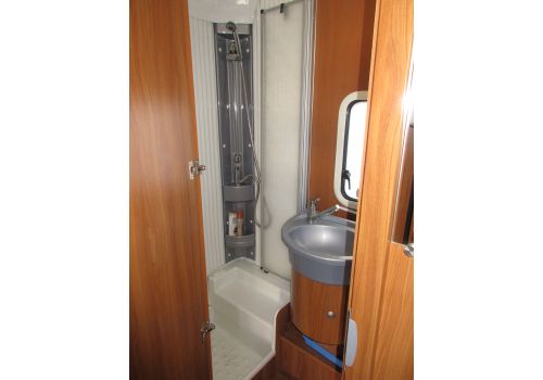 Low Profile Motorhome DETHLEFFS Globe 4 en Sale Occasion
