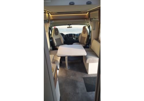 Low Profile Motorhome DETHLEFFS Trend T7057 EBL Modelo 2022 en Sale Occasion