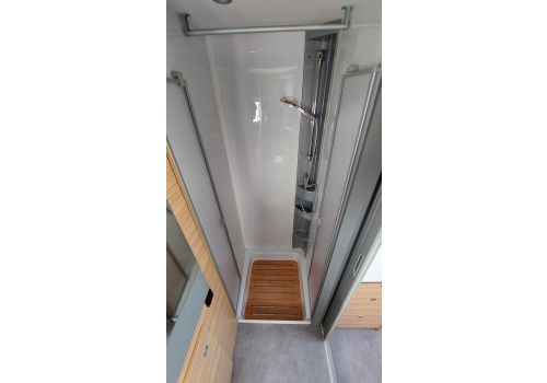 Low Profile Motorhome DETHLEFFS Just T 6762 Modelo 2022 en Sale Occasion