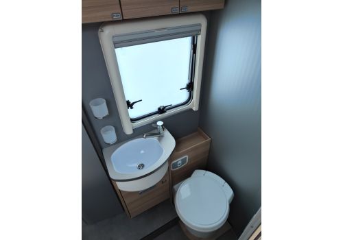 Low Profile Motorhome DETHLEFFS Just T 6752 DBL Modelo 2022 en Sale Occasion