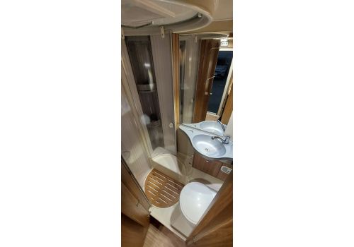 Capuchina Motorhome CARADO A461 en Sale Occasion