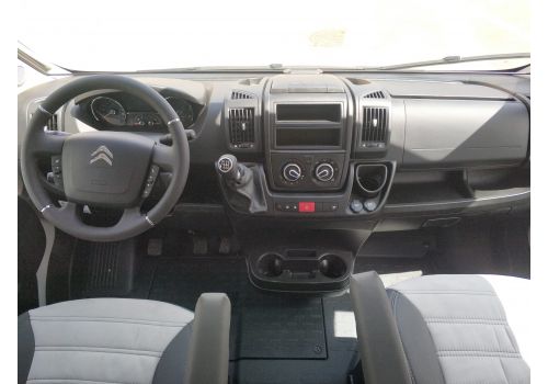 Low Profile Motorhome SUNLIGHT V60 en Sale Occasion
