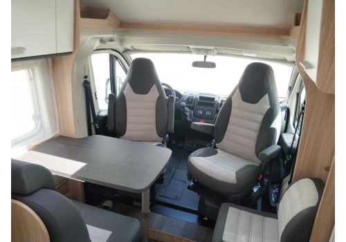 Low Profile Motorhome SUNLIGHT V60 en Sale Occasion