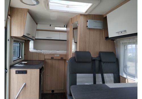 Low Profile Motorhome SUNLIGHT V60 en Sale Occasion