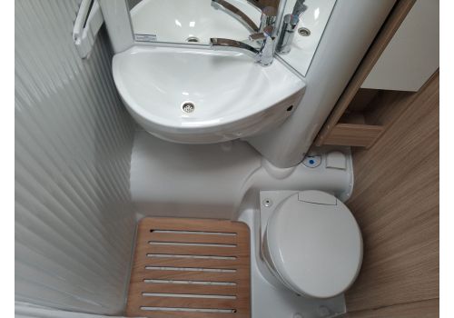 Low Profile Motorhome SUNLIGHT V60 en Sale Occasion