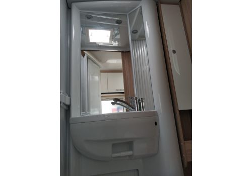 Low Profile Motorhome SUNLIGHT V60 en Sale Occasion