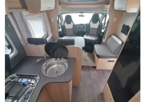 Low Profile Motorhome SUNLIGHT T68 en Sale Occasion