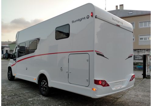 Low Profile Motorhome SUNLIGHT T68 en Rent