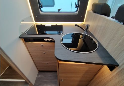 Low Profile Motorhome SUNLIGHT T68 en Rent