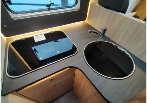 Low Profile Motorhome SUNLIGHT T68 en Rent