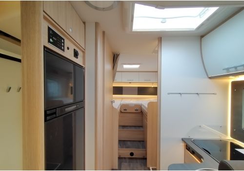 Low Profile Motorhome SUNLIGHT T68 en Rent