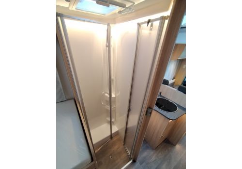 Low Profile Motorhome SUNLIGHT T68 en Rent
